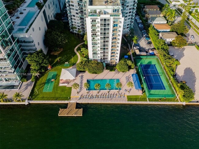 Foto del edificio - 3301 NE 5th Ave