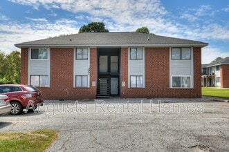 Building Photo - 3001 Strickland Ct