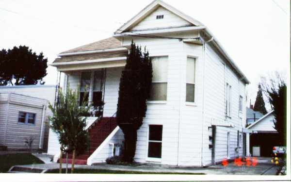 Building Photo - 1027 Fairoaks Ave