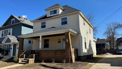 Building Photo - 450 Ethel Ave SE
