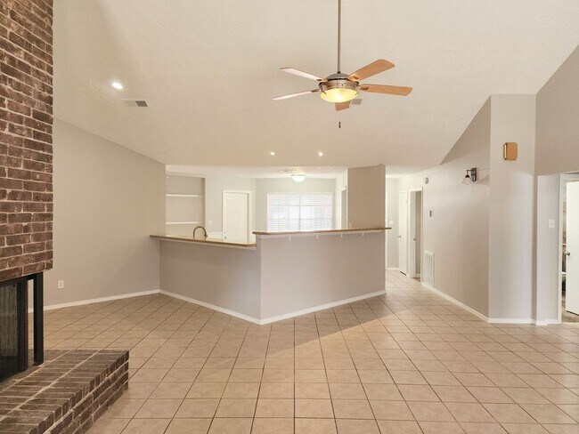 Foto del edificio - 13511 Piney Oaks Dr