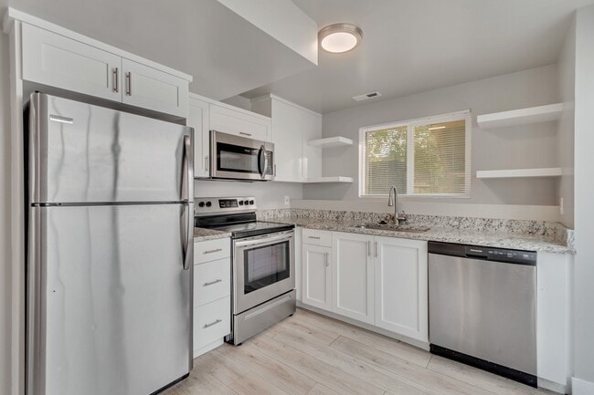 Photo - 3707 Kentucky Cir (West Jordan, UT) Townhome
