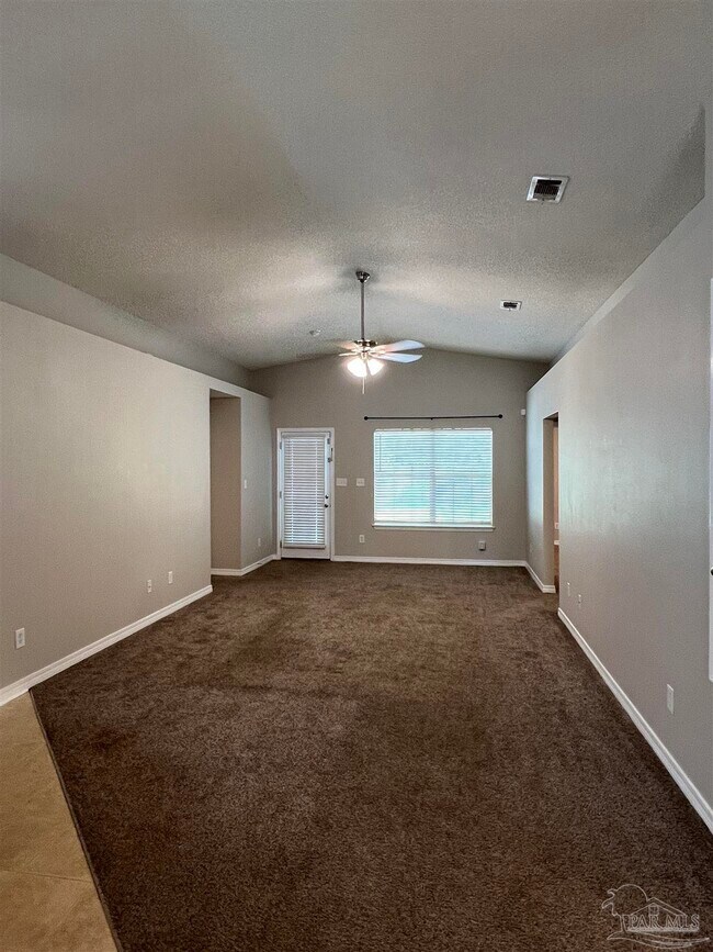 Foto del edificio - 10440 Millbrook Dr