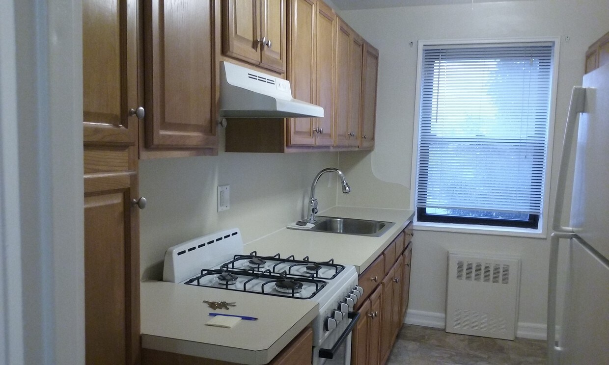 25910 Hillside Avenue, Queens, NY 11004 Apartments in Queens, NY