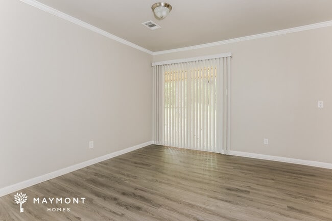 Foto del edificio - 10501 Laddie Dr