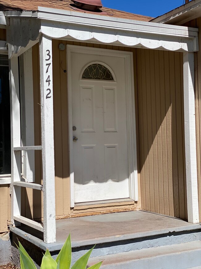 Foto del edificio - 3742 Harris St