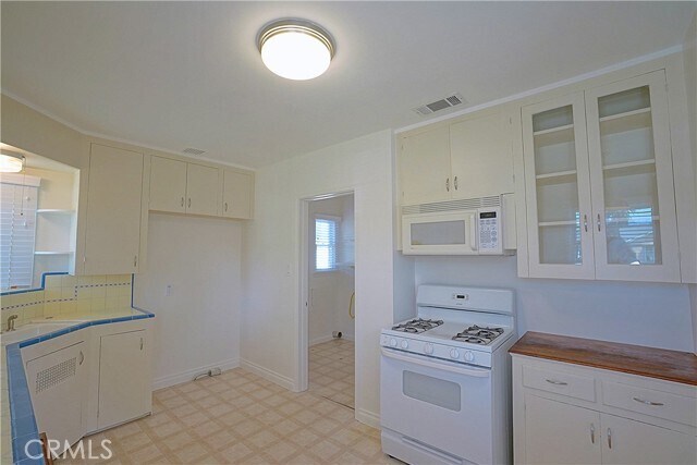 Building Photo - 4285 Oakwood Pl