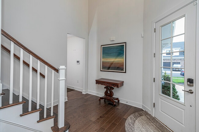 Building Photo - 28 Dogleg Ln