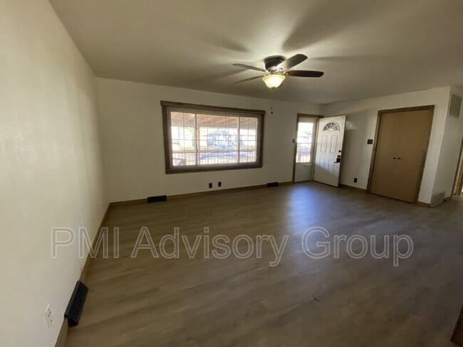 Building Photo - 5631 SW 15th St