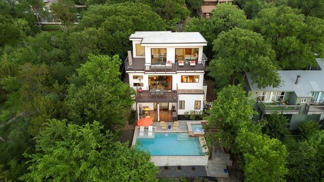 Foto del edificio - 2004 Westridge Dr