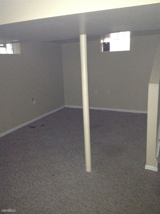 Building Photo - 7468 Bramell