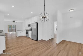 Building Photo - 455 Belvedere Dr