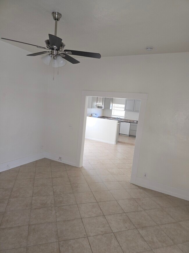 Foto del edificio - 710 N Irwin St