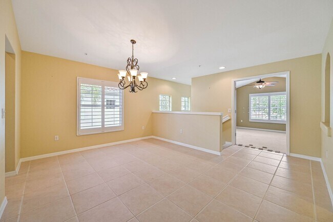 Building Photo - ** 2 Bed + Den Townhome in Naples ~ 1 Car ...