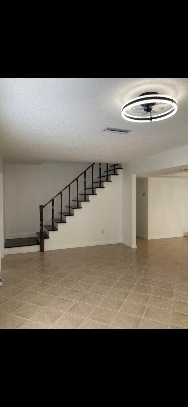Foto del edificio - 1243 Kinglet Terrace