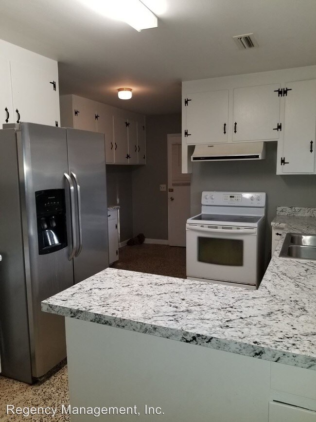 Foto del edificio - 4 br, 2 bath House - 409 Glenn Street