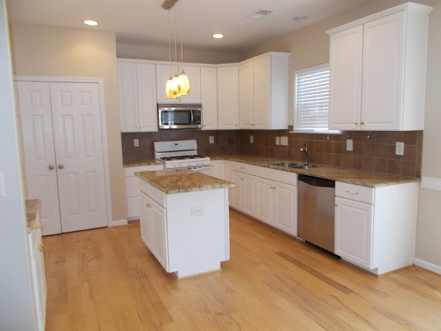 Building Photo - 12216 Palomar Dr