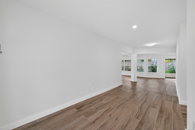 Building Photo - 3333 Calumet St