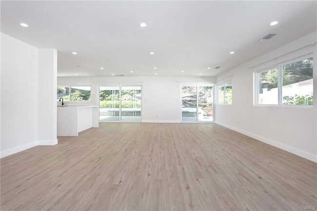 Foto del edificio - 6419 Valley Cir Terrace