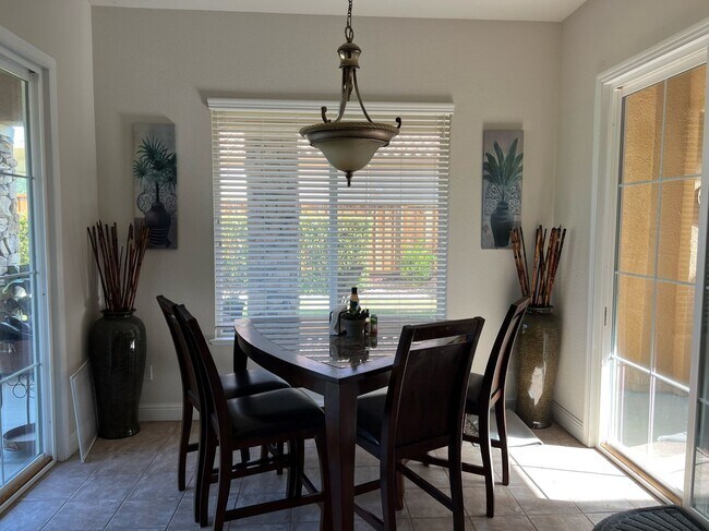 Foto del edificio - 9355 Pinehurst Dr