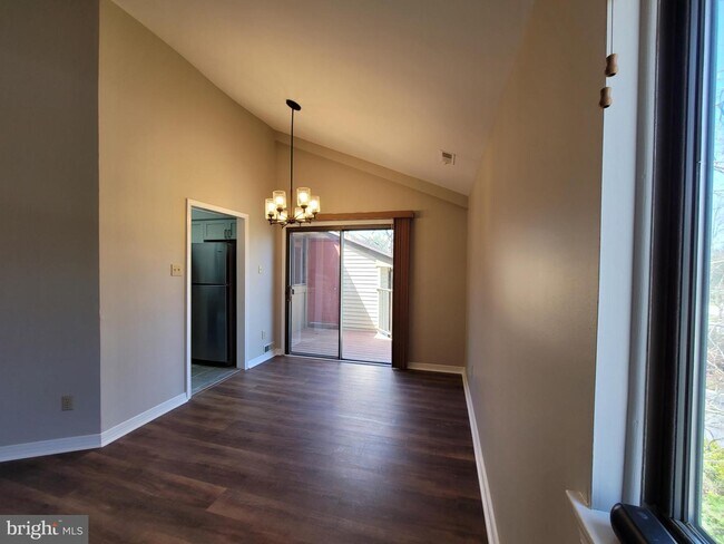 Foto del edificio - 206B Cypress Point Cir