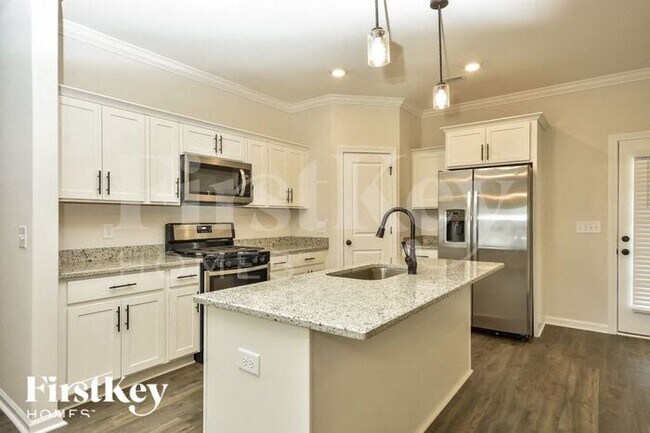Building Photo - 1500 Kingbird Dr