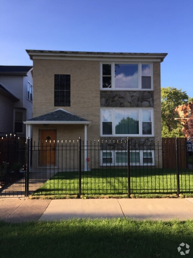 Building Photo - 5100 W Warwick Ave