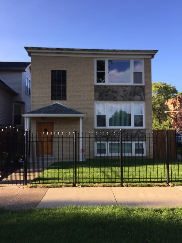 Primary Photo - 5100 W Warwick Ave