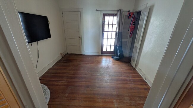 Building Photo - 259 Hanover St