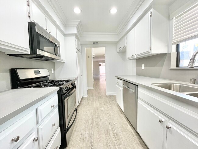 Foto del edificio - 15323 Weddington St