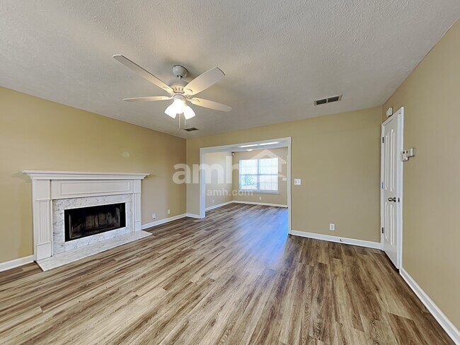 Foto del edificio - 1665 Saint Andrews Dr