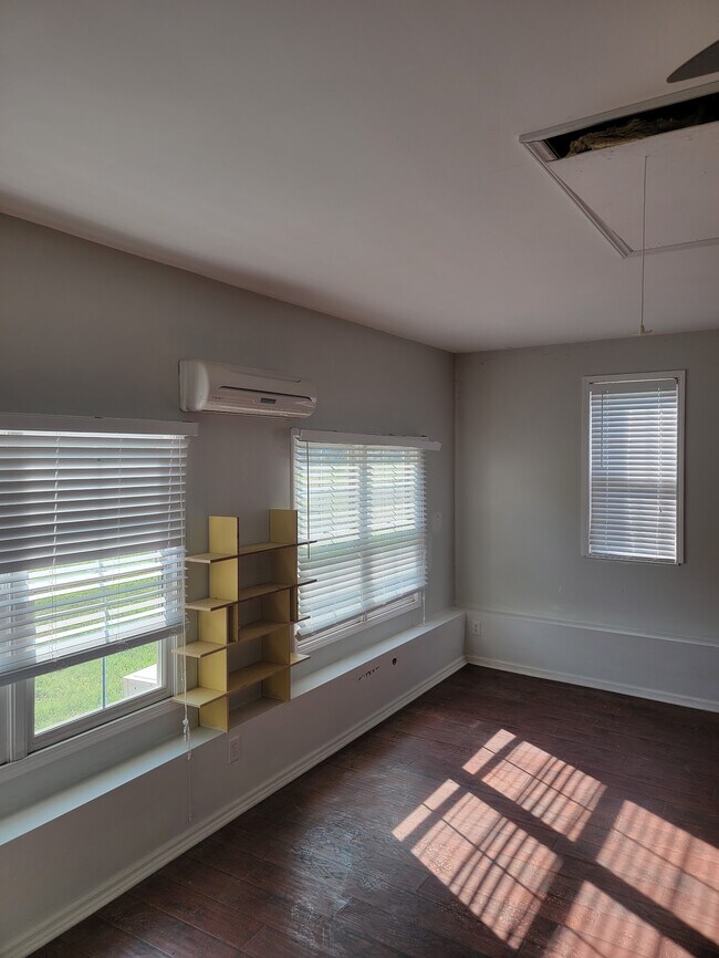 Foto del edificio - 200 Webfoot Dr