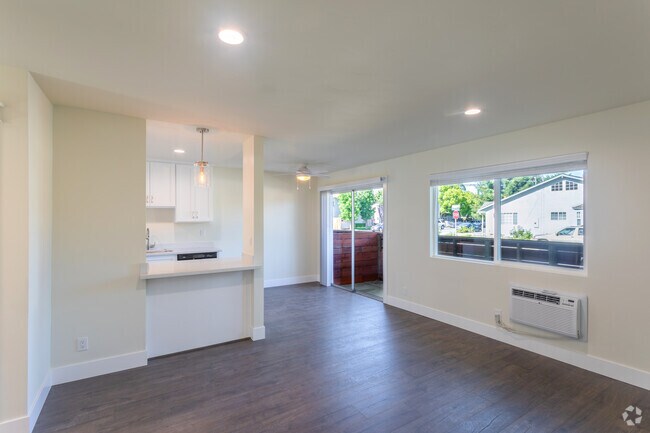 2 Bed/1 Bath - 250 S 1st St