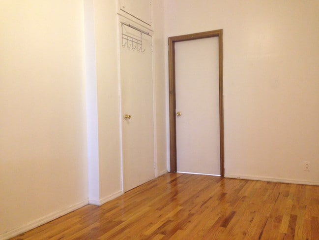 Building Photo - 117 Bedford Ave