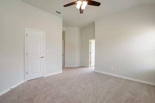 Building Photo - 3 Bedroom/2 Bath Meadow Pointe