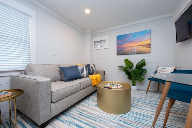 Foto del edificio - 1140 Simpson Ave