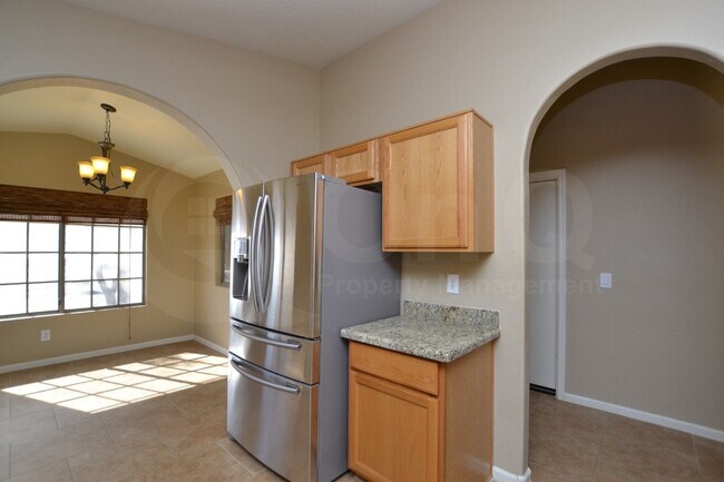 Foto del edificio - 734 W Oxford Ln