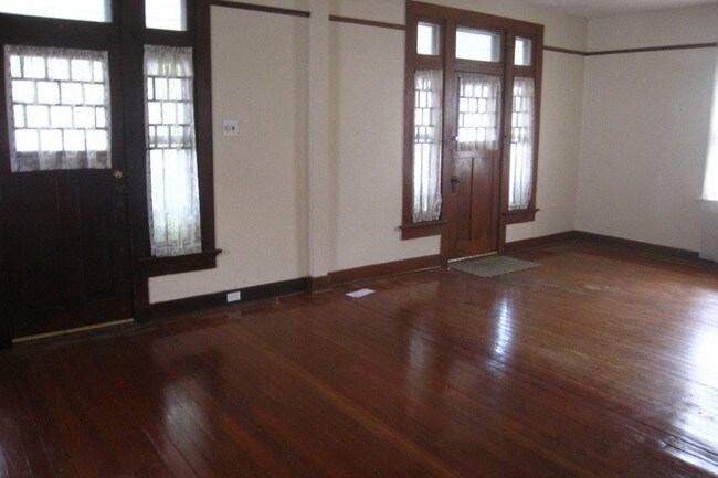 Living room - 4420 Bienville St