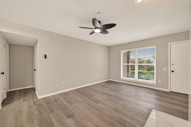 Foto del edificio - 1860 White Oak Dr