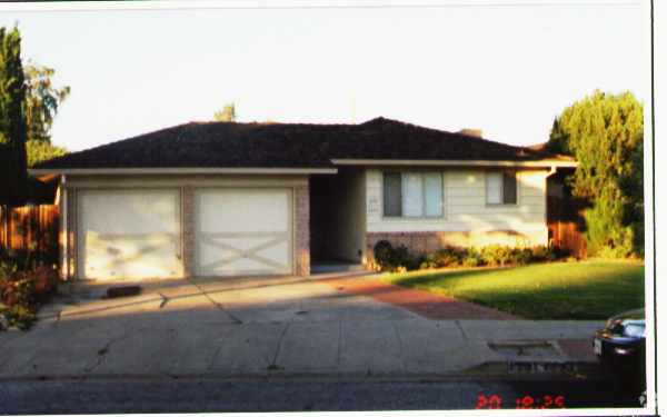 Building Photo - 1191 Sanchez Way