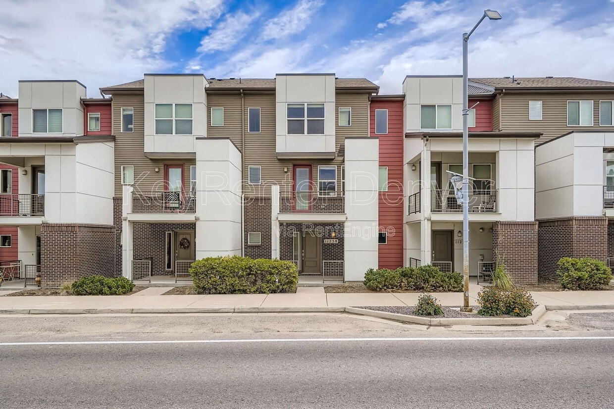 Primary Photo - 11258 Uptown Ave
