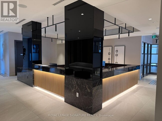 Building Photo - 2545 Simcoe St N