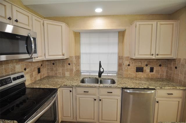 Building Photo - 3508 Lily Ln