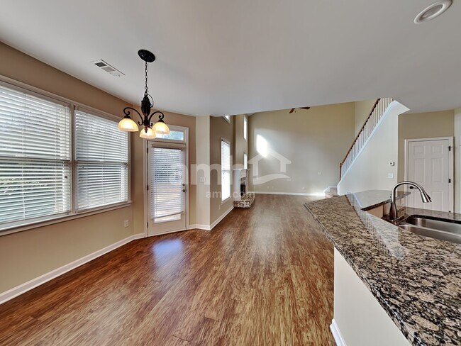 Foto del edificio - 3215 Thimbleberry Trail