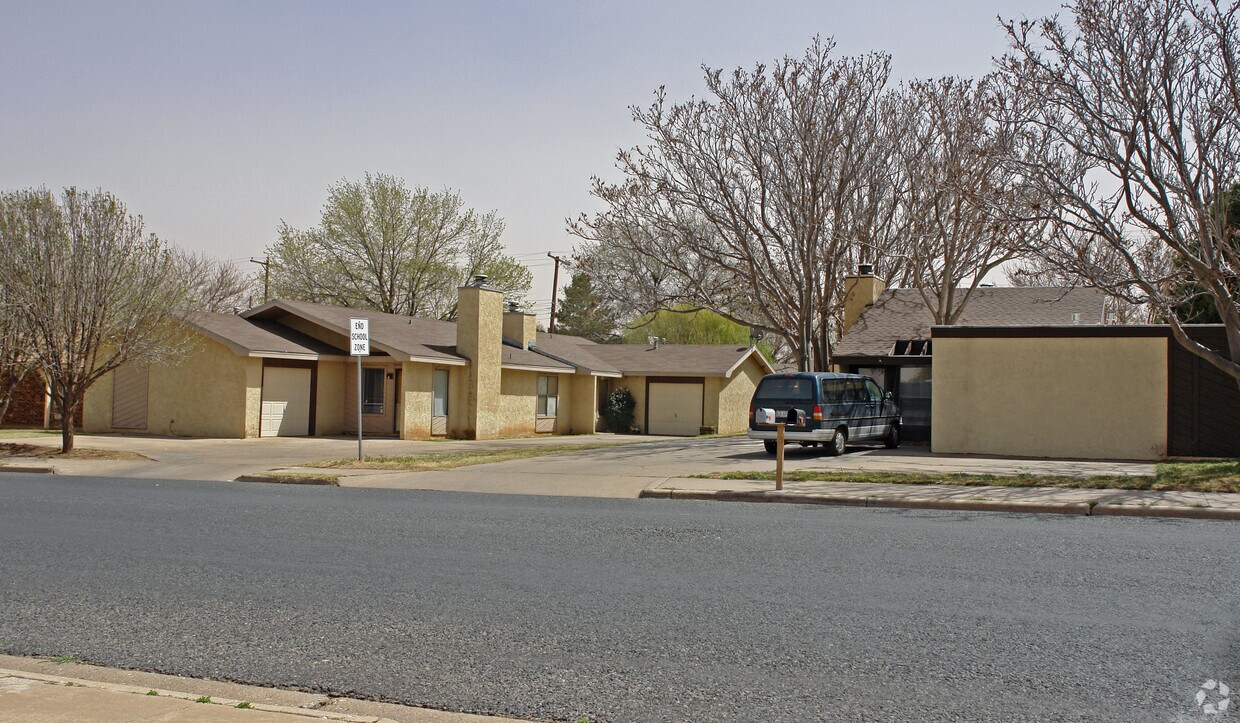 Primary Photo - 4709-4711 58th St