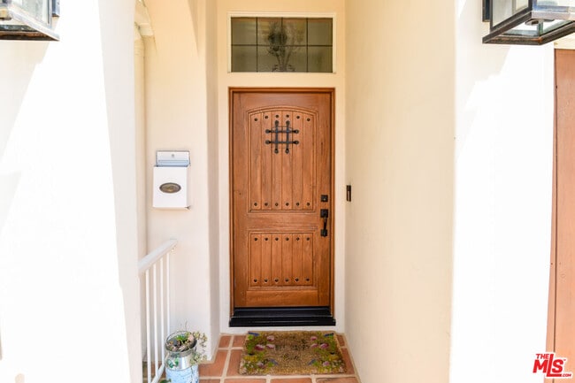 Foto del edificio - 16790 Marquez Ave