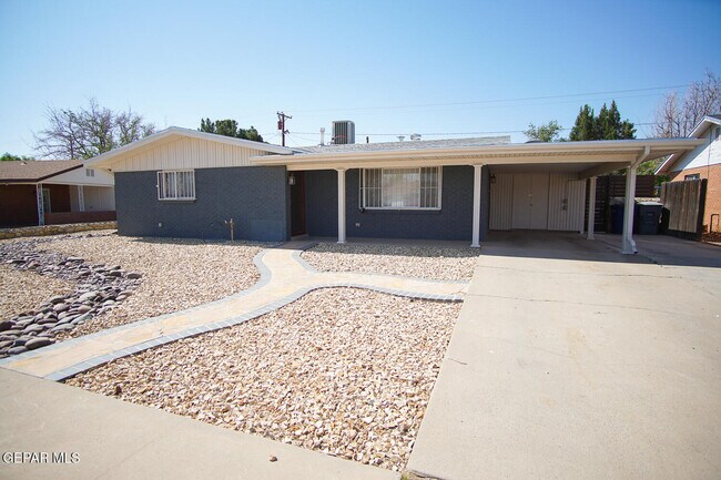 Foto del edificio - 9832 Heather Ave