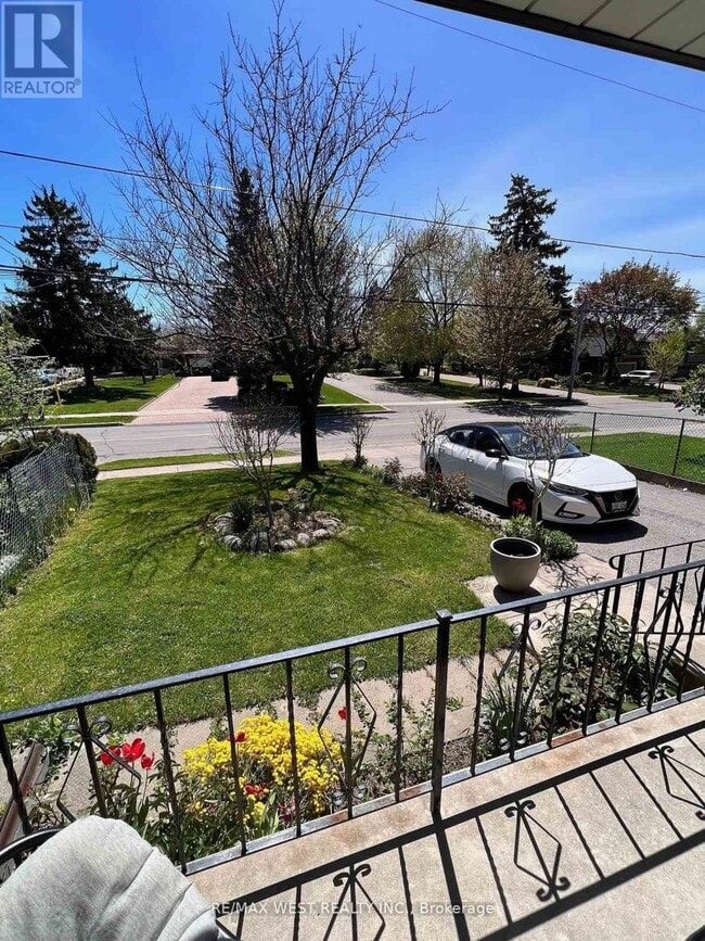 Building Photo - 382 Maple Leaf Dr