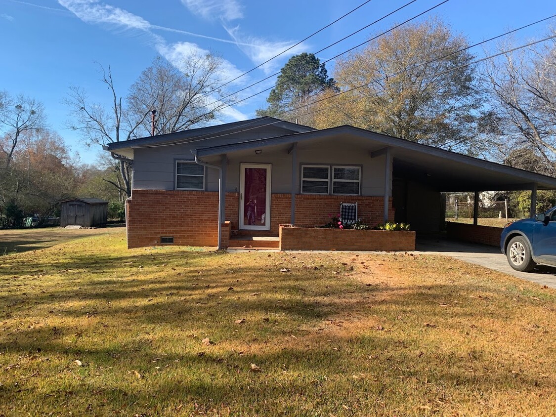 Primary Photo - 105 Acadia Dr NW