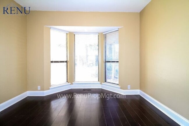 Foto del edificio - Spring Special: 1/2 off your first month! ...